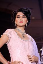 Model walk the ramp for the Ace Designer Rehan Shah for Timeless Paragon- Classic Diamond Jewellery on 28th Sept 2012 (7).jpg